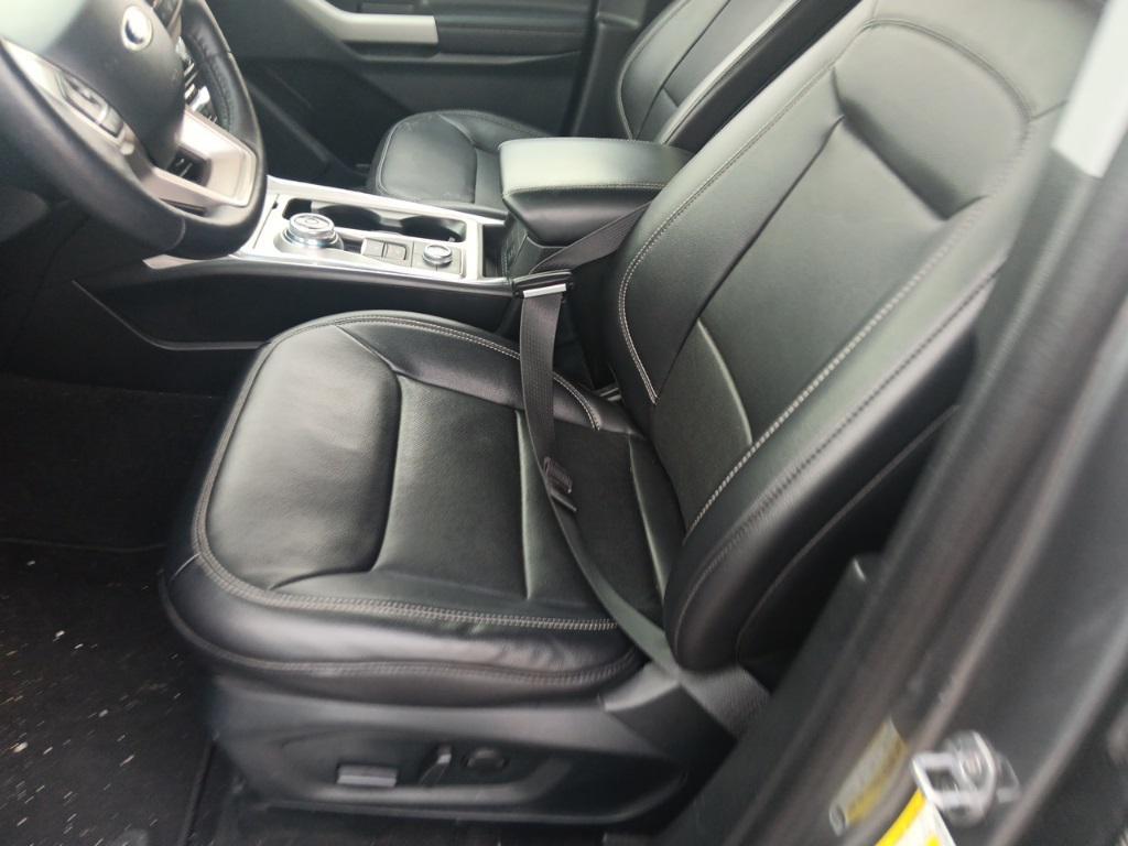 used 2024 Ford Explorer car, priced at $35,000
