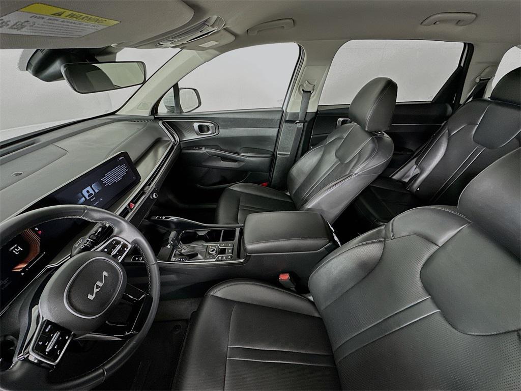 used 2024 Kia Sorento car, priced at $29,900