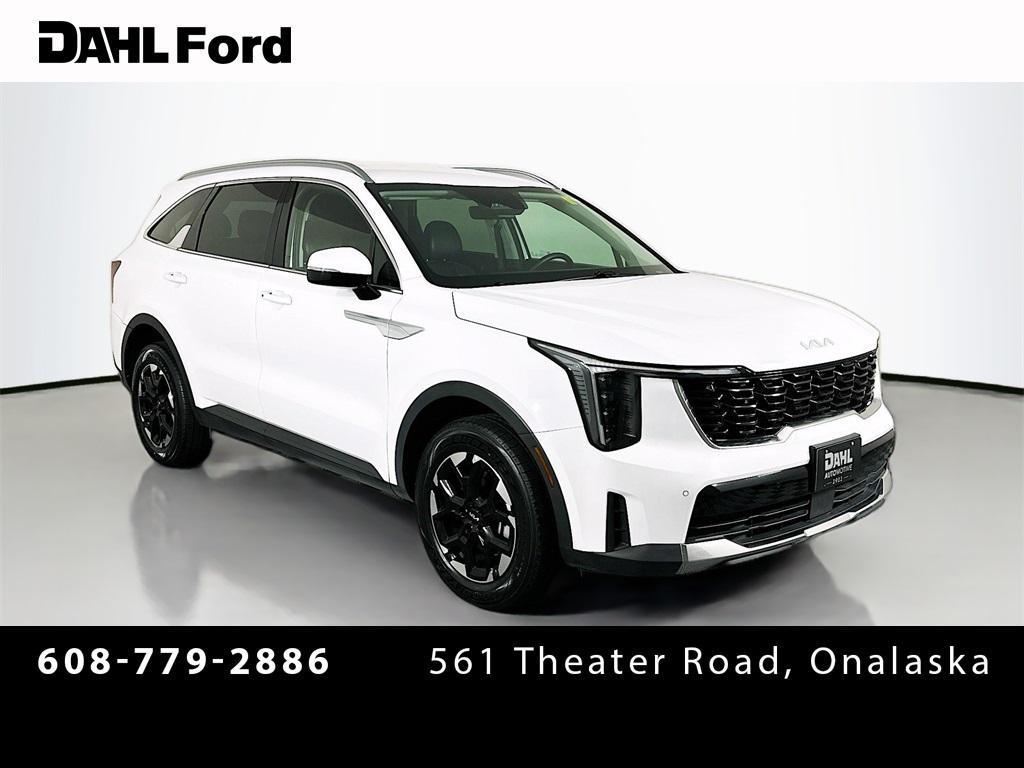 used 2024 Kia Sorento car, priced at $29,900