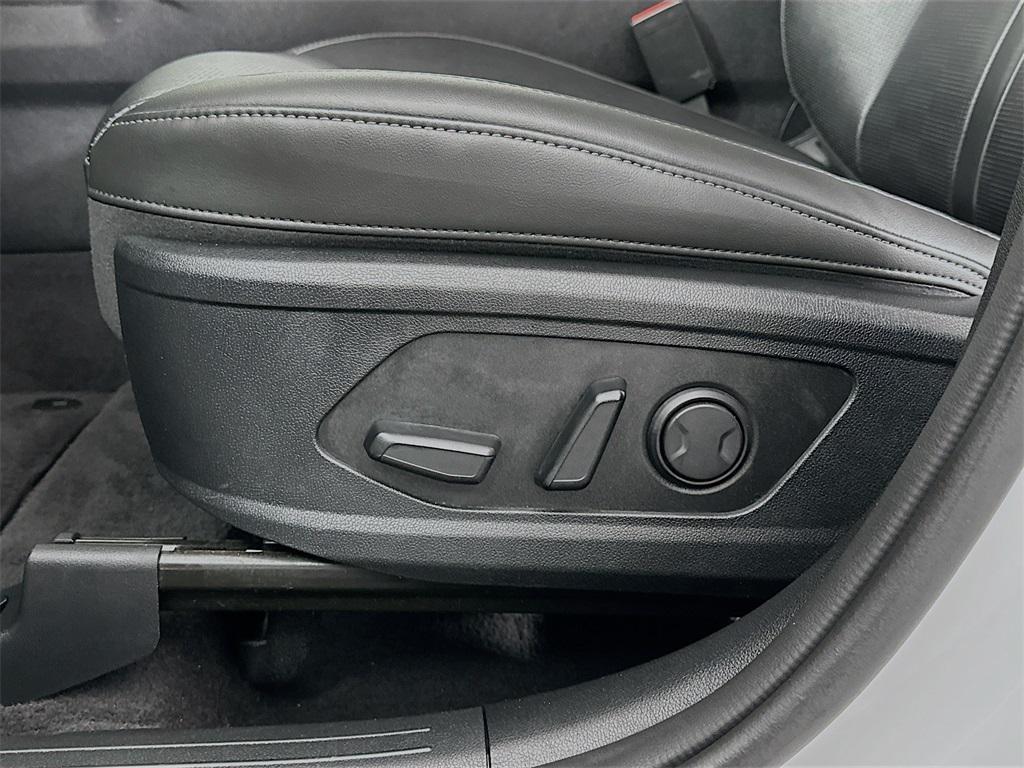 used 2024 Kia Sorento car, priced at $29,900