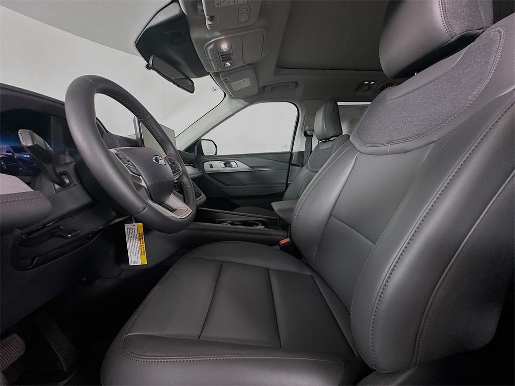 new 2025 Ford Explorer car, priced at $48,800