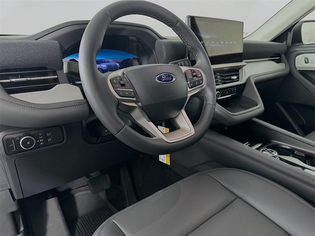 new 2025 Ford Explorer car, priced at $48,800