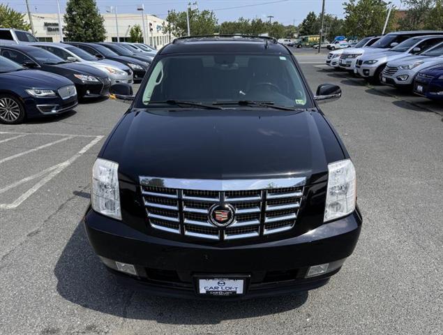 used 2014 Cadillac Escalade ESV car, priced at $15,995