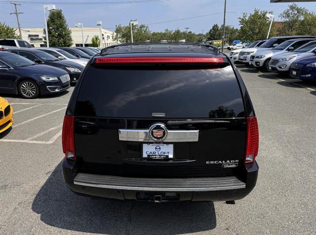 used 2014 Cadillac Escalade ESV car, priced at $15,995