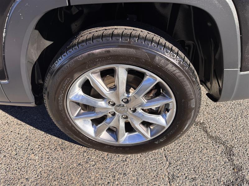 used 2014 Jeep Cherokee car, priced at $13,995