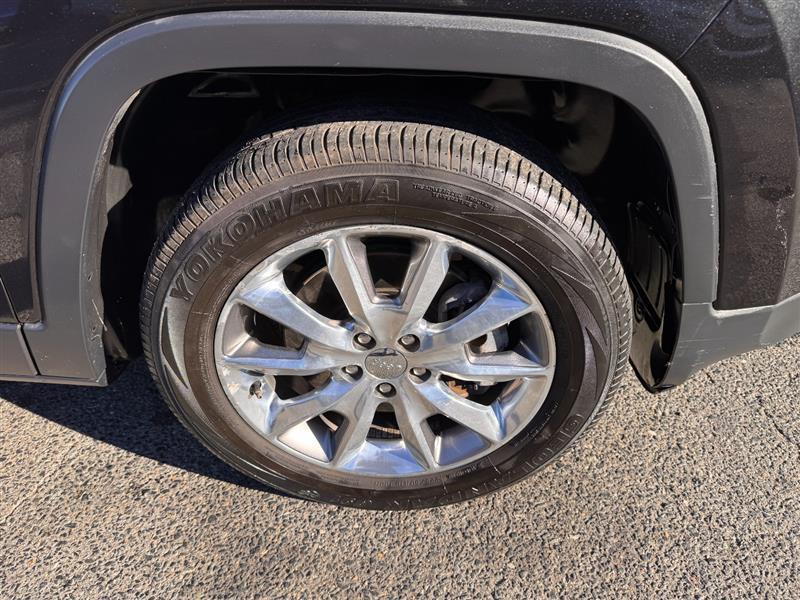 used 2014 Jeep Cherokee car, priced at $13,995