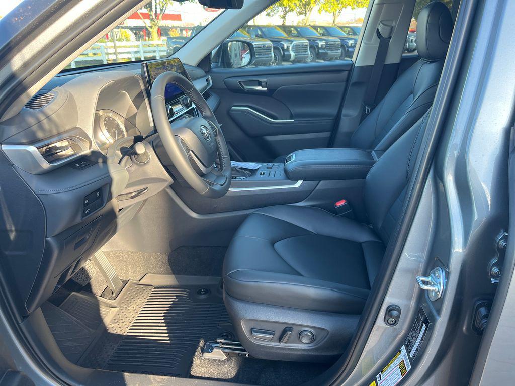 new 2026 Toyota Highlander car, priced at $47,336