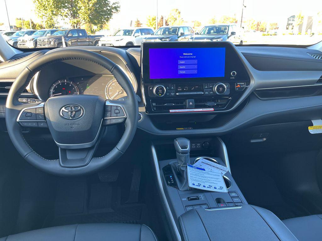 new 2026 Toyota Highlander car, priced at $47,336