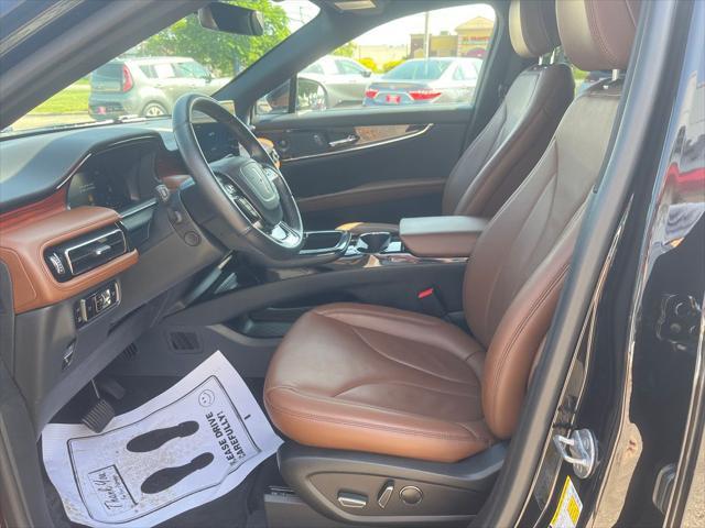 used 2023 Lincoln Nautilus car, priced at $40,444