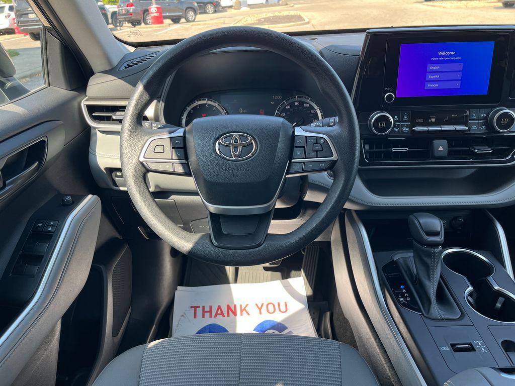 used 2023 Toyota Highlander car, priced at $34,322