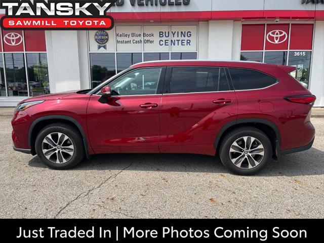 used 2021 Toyota Highlander car, priced at $31,487
