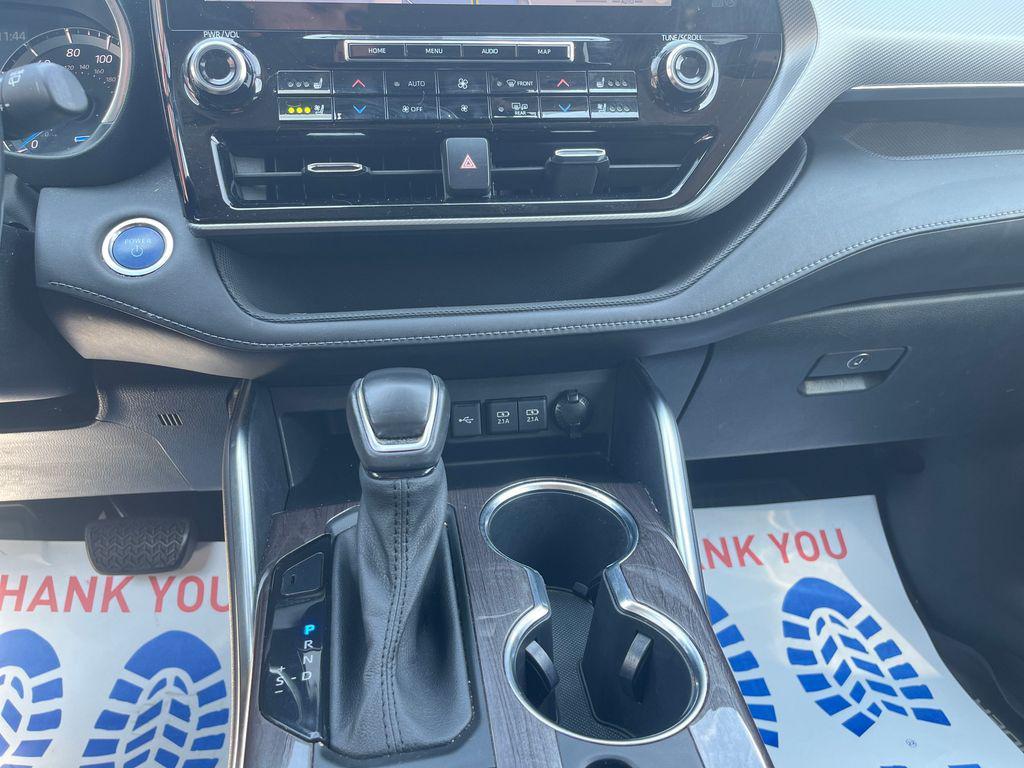 used 2021 Toyota Highlander Hybrid car, priced at $31,424