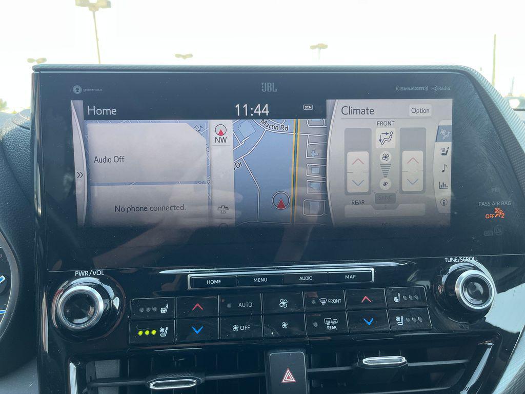 used 2021 Toyota Highlander Hybrid car, priced at $31,424