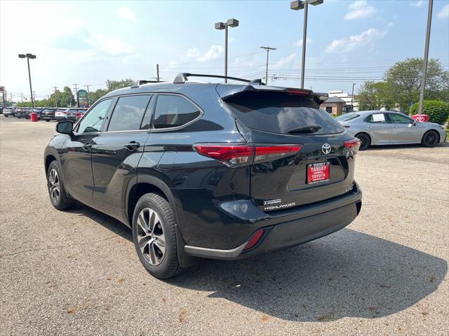used 2021 Toyota Highlander car, priced at $35,234