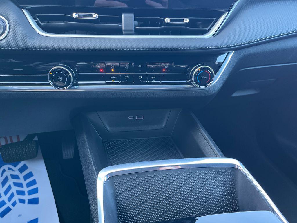 used 2025 Chevrolet Equinox car, priced at $24,665