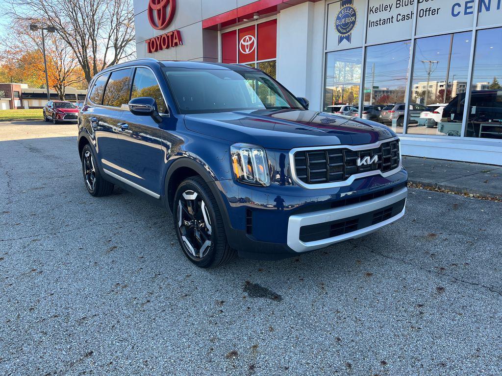 used 2025 Kia Telluride car, priced at $32,926