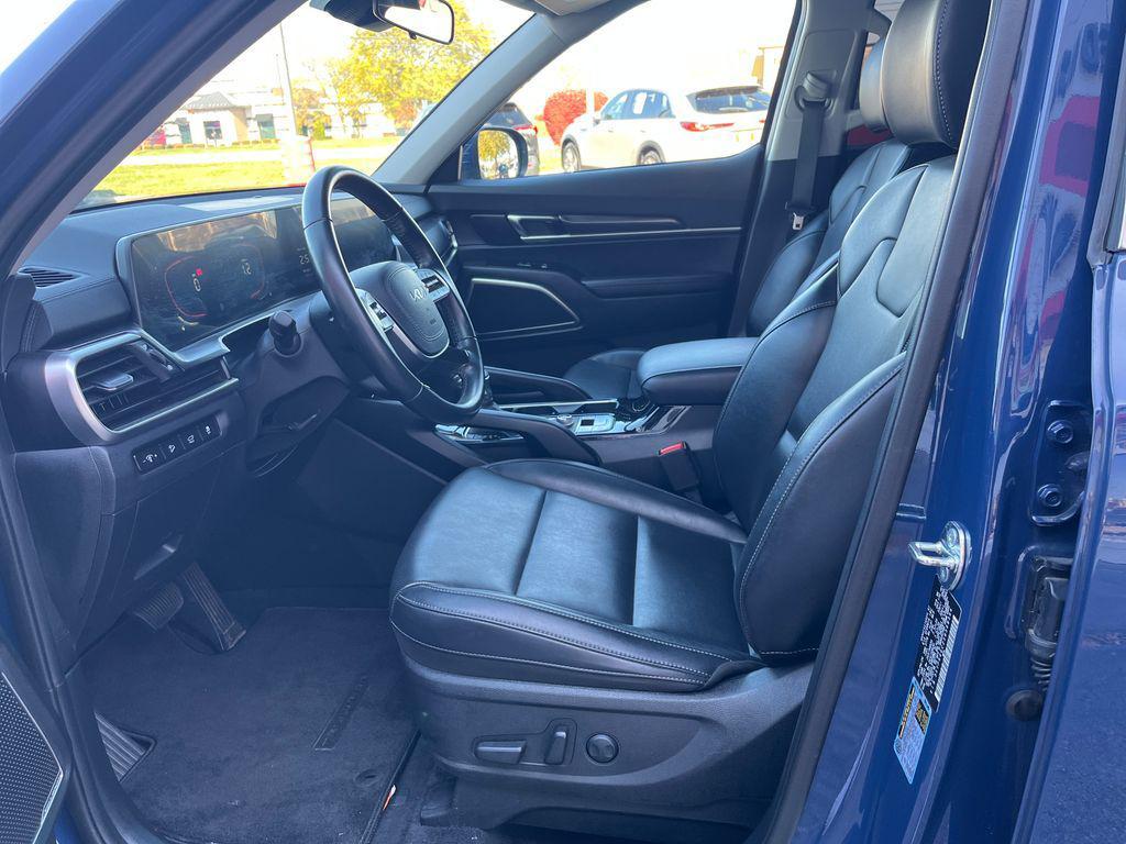 used 2025 Kia Telluride car, priced at $32,926