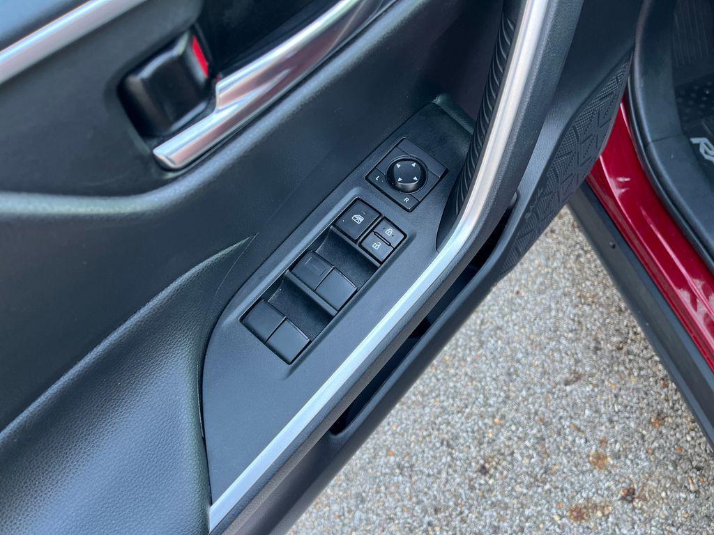 used 2021 Toyota RAV4 car, priced at $25,464