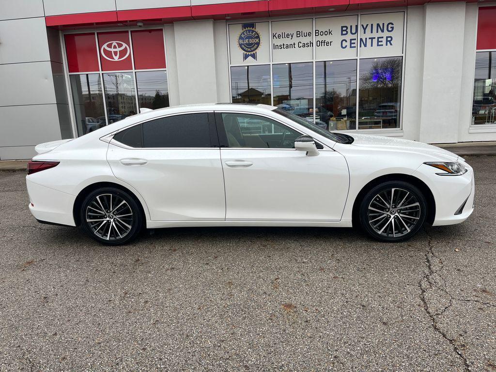used 2024 Lexus ES 350 car, priced at $34,270