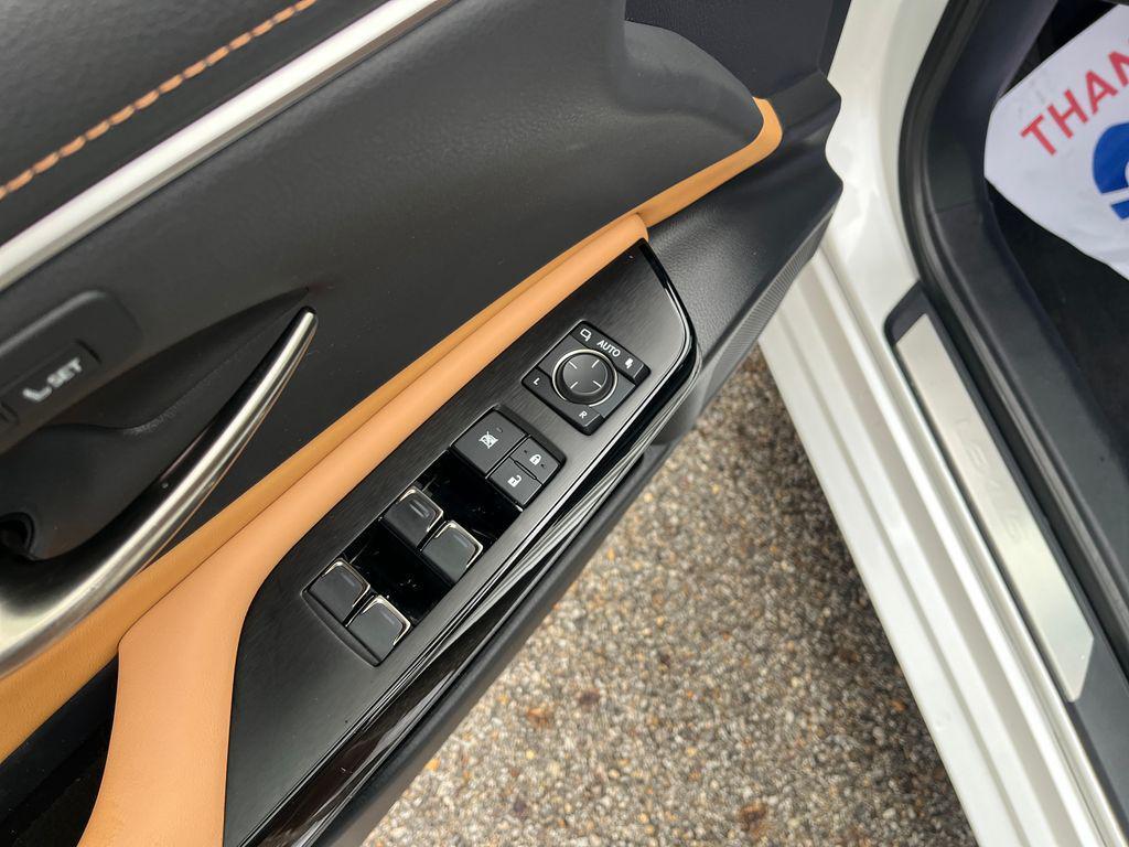 used 2024 Lexus ES 350 car, priced at $34,270