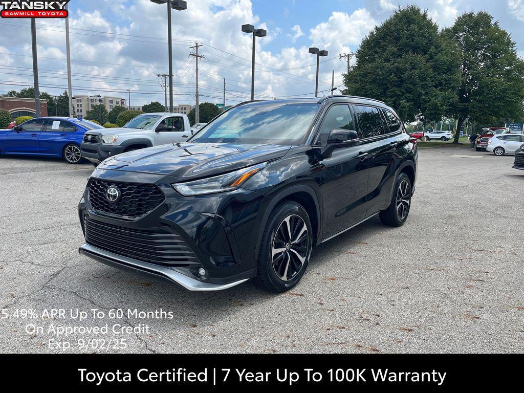 used 2022 Toyota Highlander car, priced at $38,404