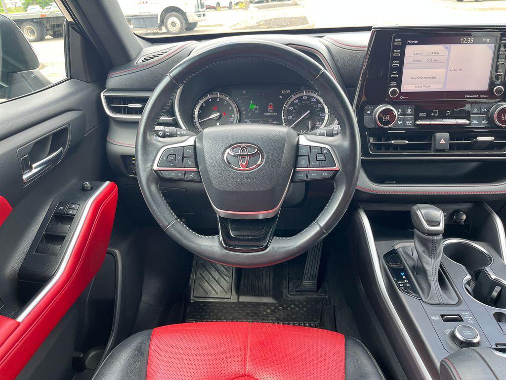 used 2022 Toyota Highlander car, priced at $38,404