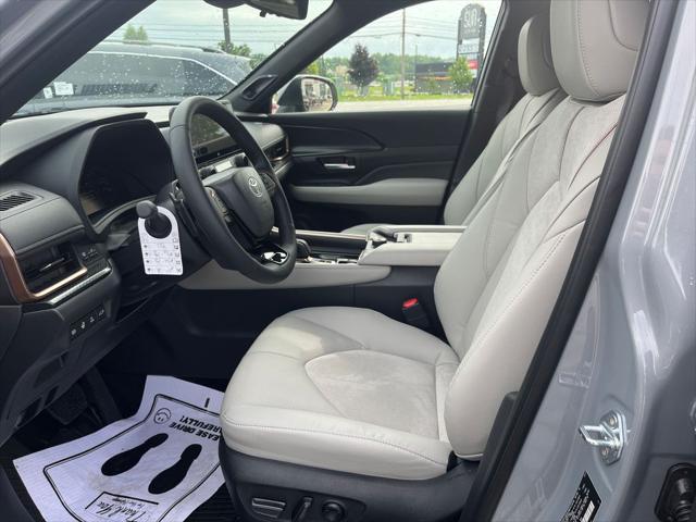 new 2025 Toyota Grand Highlander Hybrid car, priced at $64,052