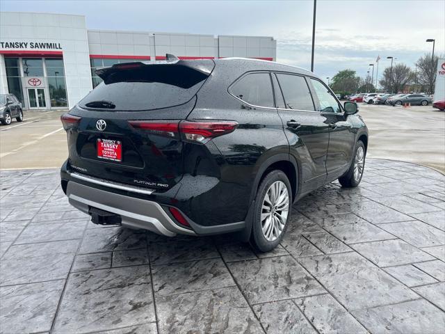 new 2025 Toyota Highlander car, priced at $55,222
