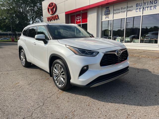 used 2023 Toyota Highlander car, priced at $46,494