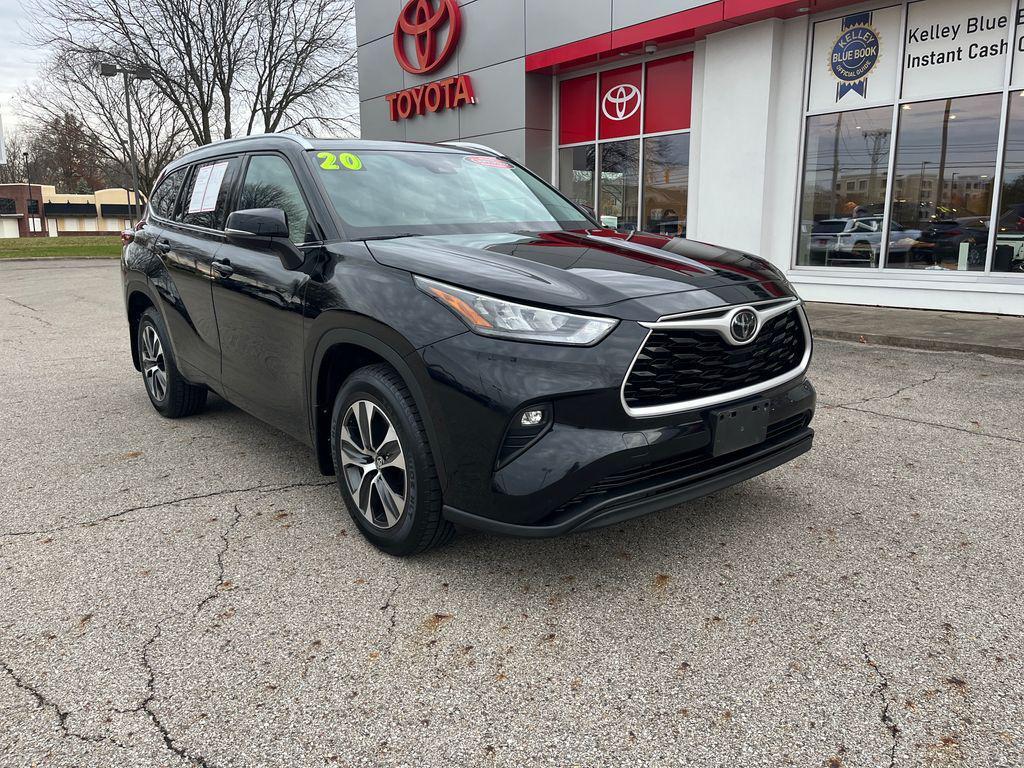 used 2020 Toyota Highlander car, priced at $26,717