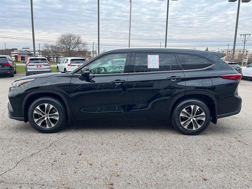 used 2020 Toyota Highlander car, priced at $26,717
