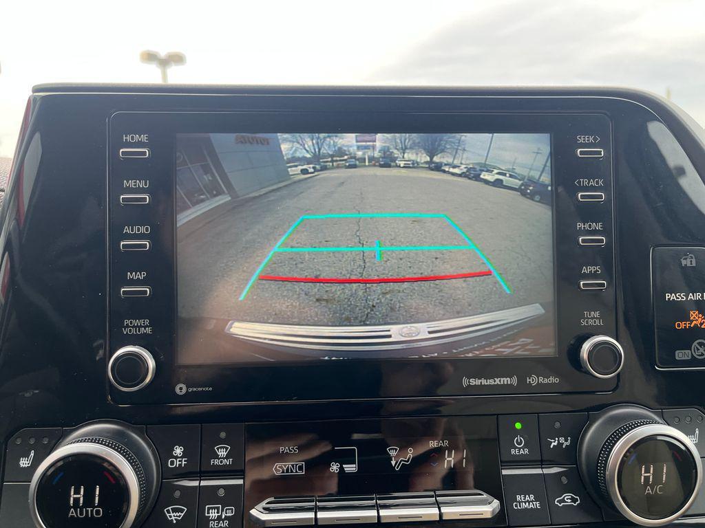 used 2020 Toyota Highlander car, priced at $26,717