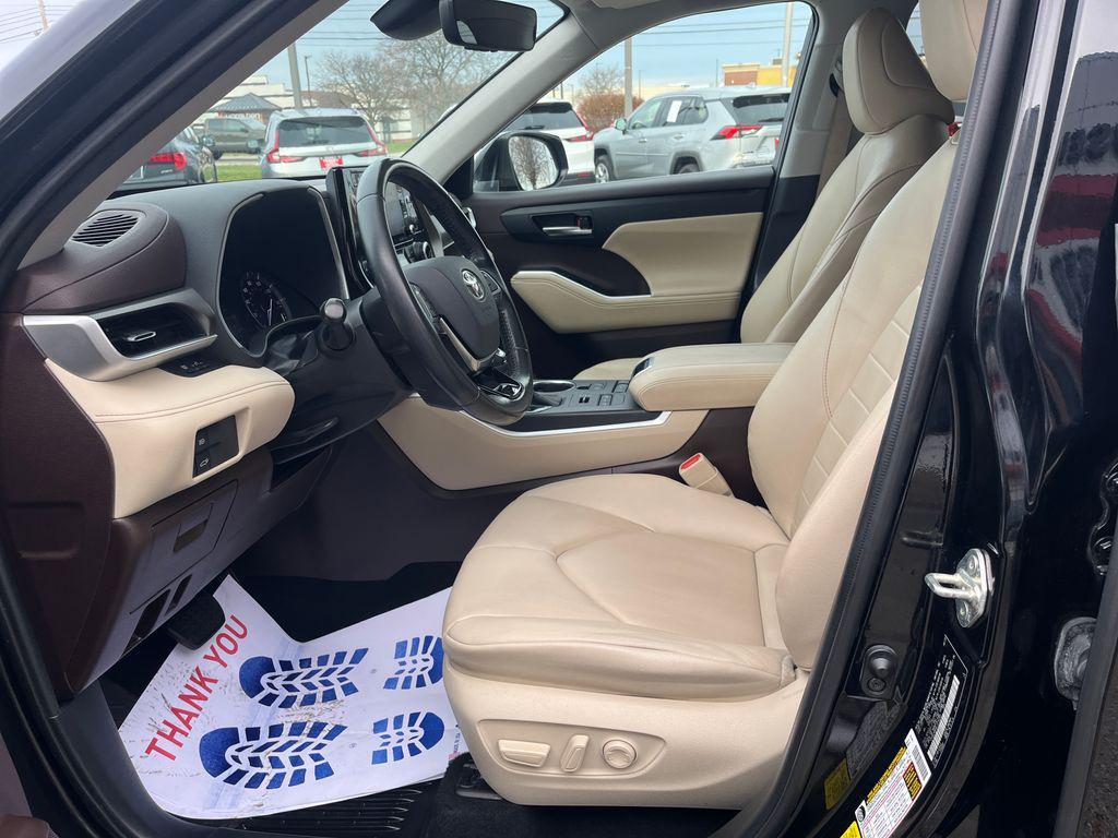 used 2020 Toyota Highlander car, priced at $26,717