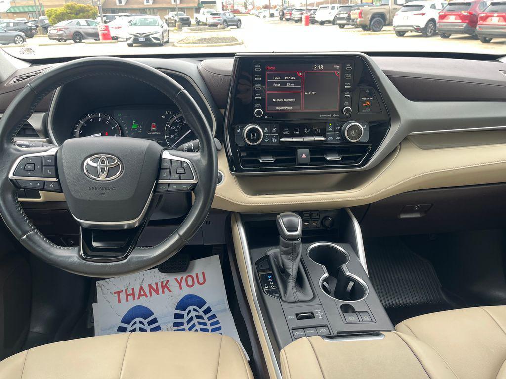 used 2020 Toyota Highlander car, priced at $26,717