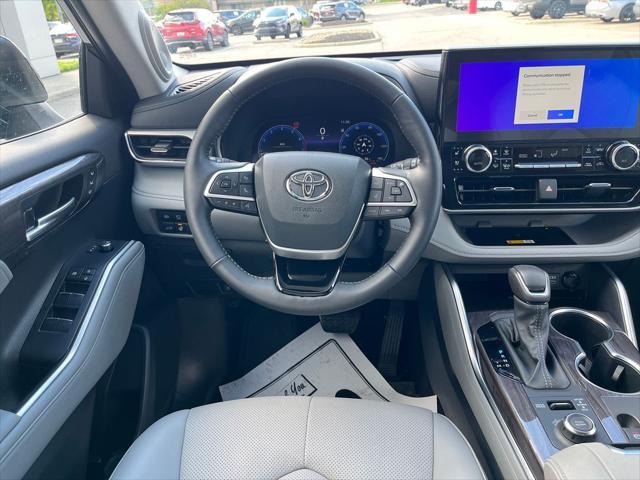 used 2024 Toyota Highlander car, priced at $50,445