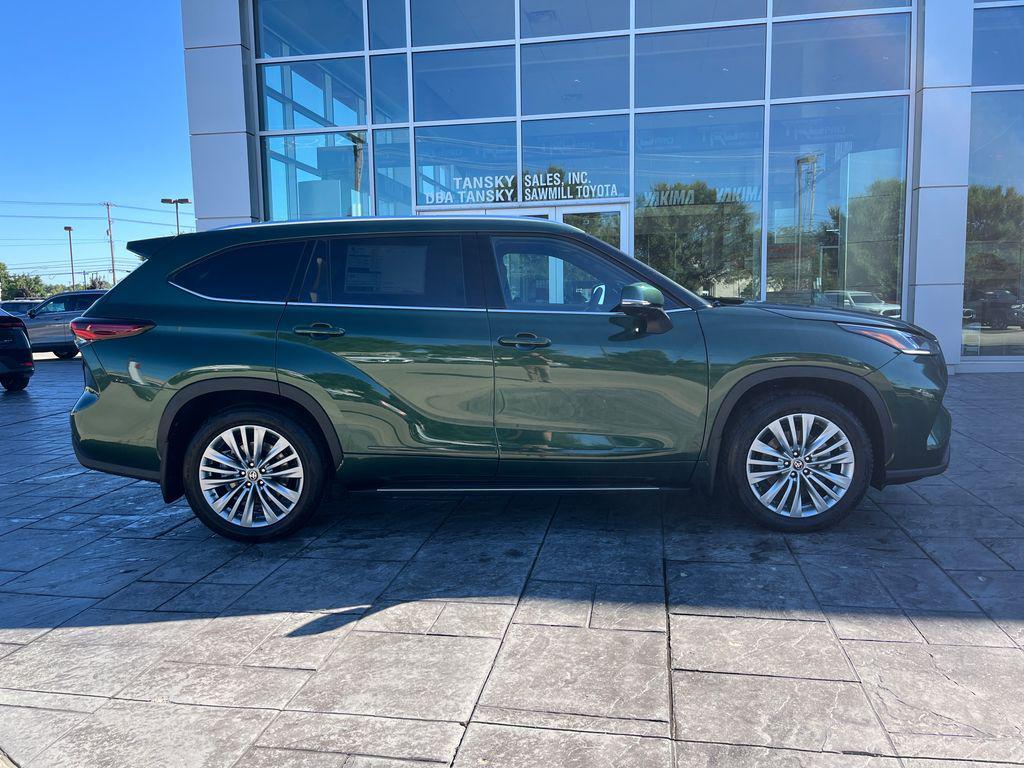 new 2025 Toyota Highlander car, priced at $56,366