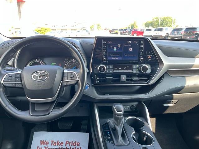 used 2022 Toyota Highlander Hybrid car, priced at $38,840