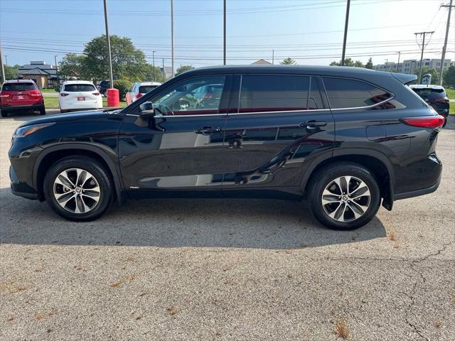 used 2022 Toyota Highlander Hybrid car, priced at $38,840