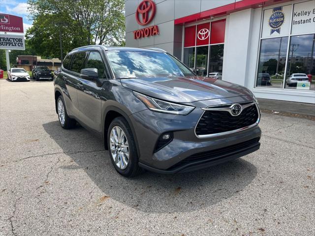 used 2024 Toyota Highlander car, priced at $48,982