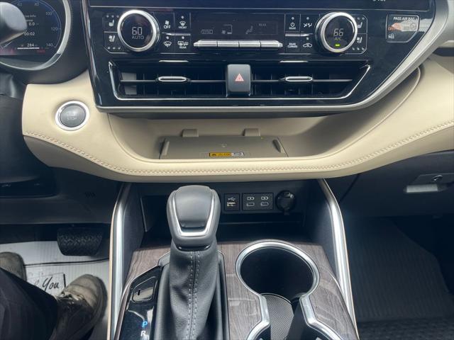used 2024 Toyota Highlander car, priced at $48,982