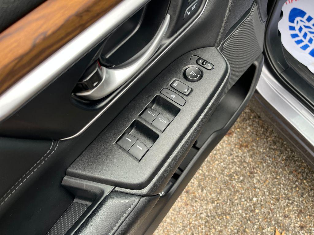 used 2021 Honda CR-V car, priced at $23,999