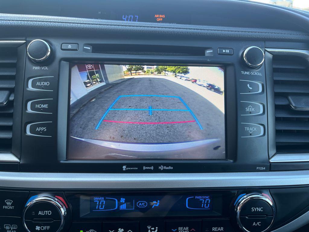 used 2016 Toyota Highlander car, priced at $17,274