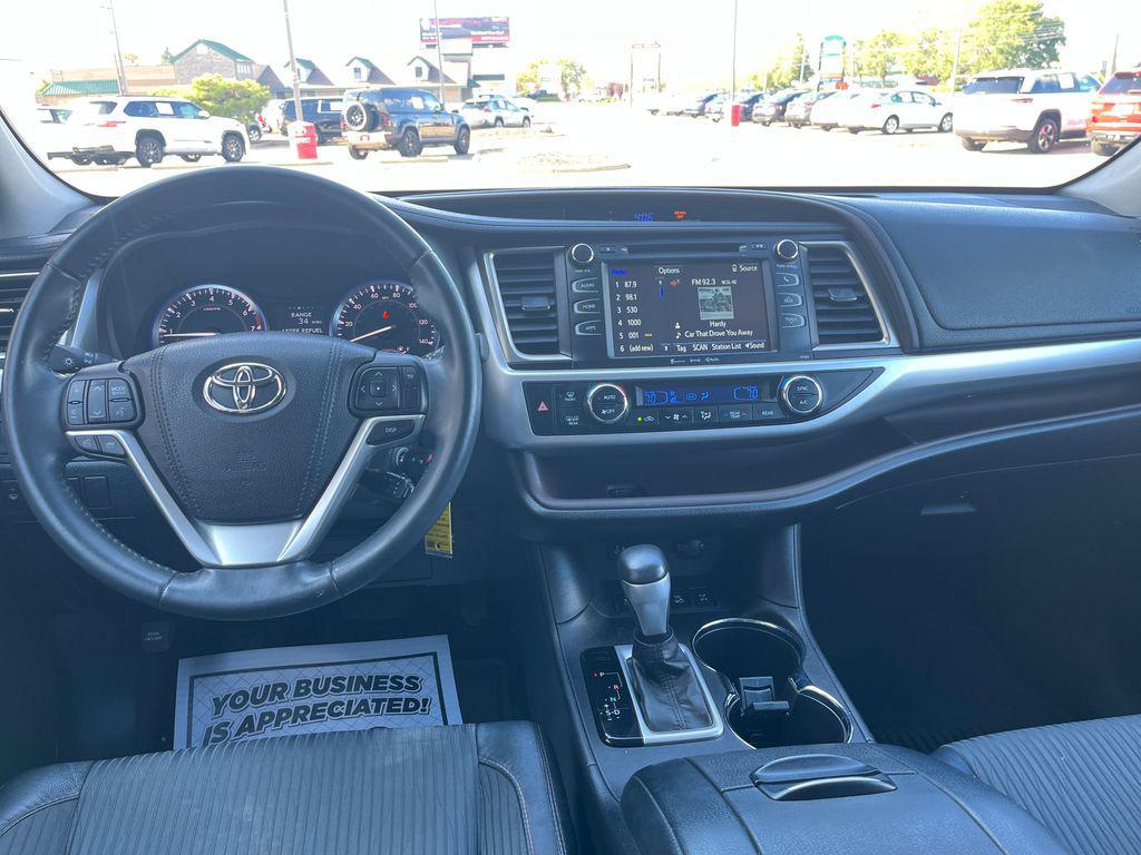 used 2016 Toyota Highlander car, priced at $17,274