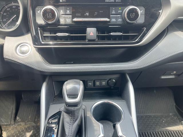 used 2020 Toyota Highlander car, priced at $33,537