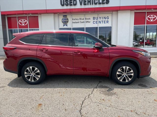 used 2020 Toyota Highlander car, priced at $33,537
