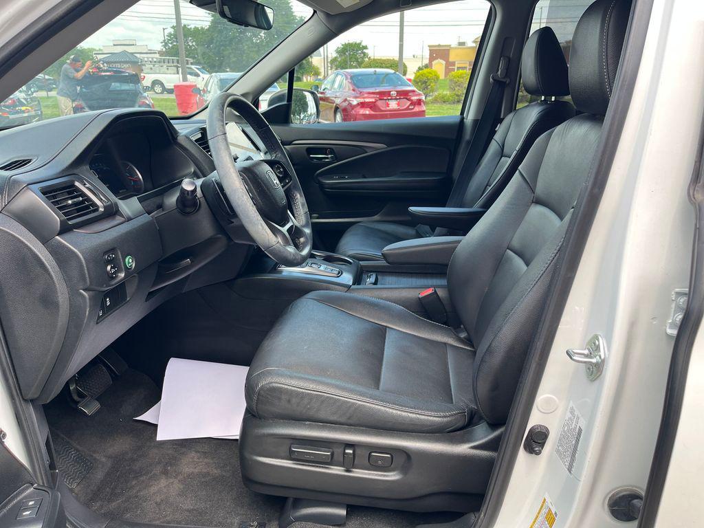 used 2022 Honda Pilot car, priced at $27,672