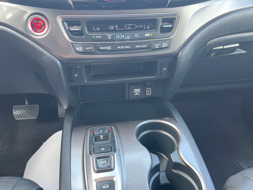 used 2022 Honda Pilot car, priced at $27,672