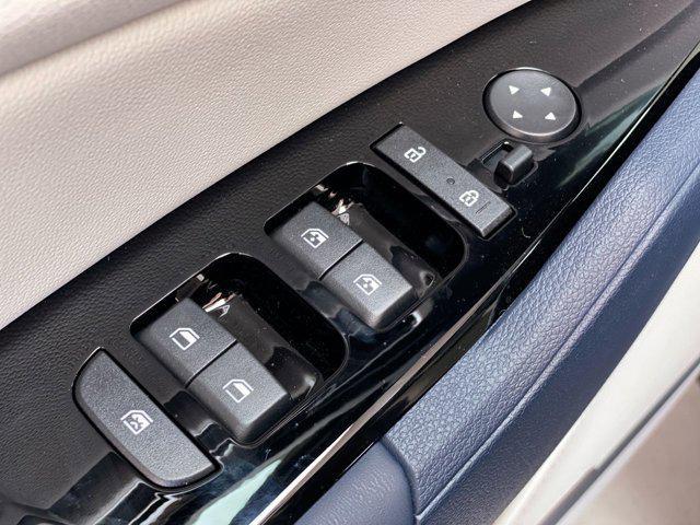 new 2025 Kia Sportage Hybrid car, priced at $34,220