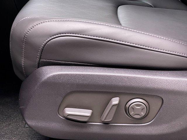 new 2025 Kia Carnival car, priced at $40,500