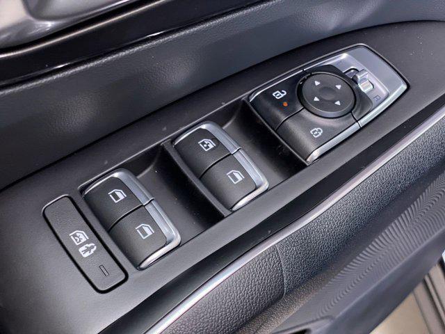 new 2025 Kia Sorento car, priced at $33,630